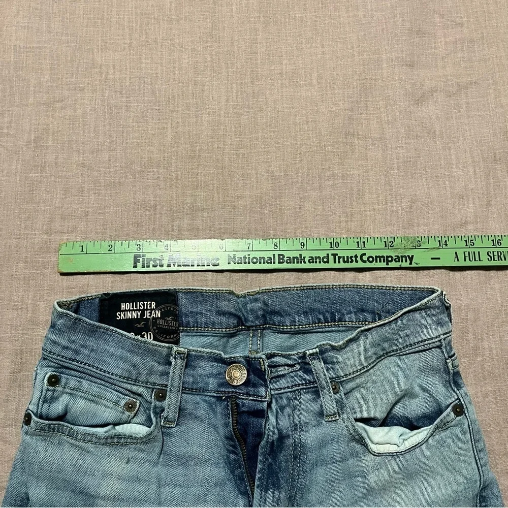 Hollister Light Blue Slim Straight Jeans Size 29x30 Trendy Skater California